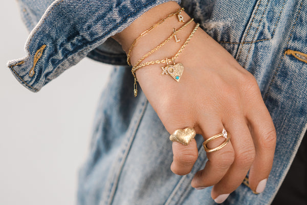 what makes gold bracelet stacking popular in 2025