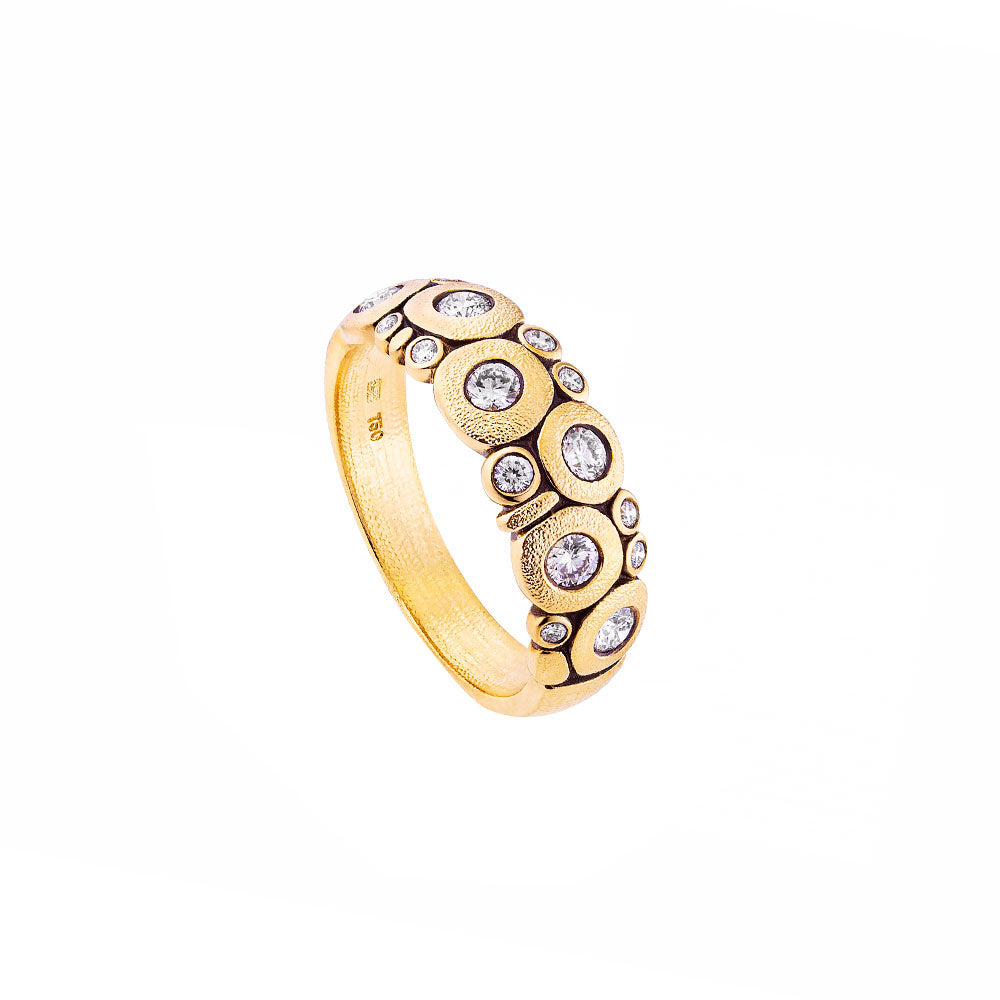 18 Karat yellow gold Candy ring with white round diamonds