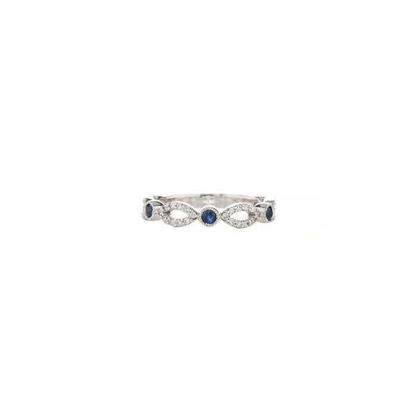 14 Karat White Gold Sapphire Diamond Ring