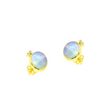 18 Karat Yellow Gold stud earrings with 2 Opals Cabochon