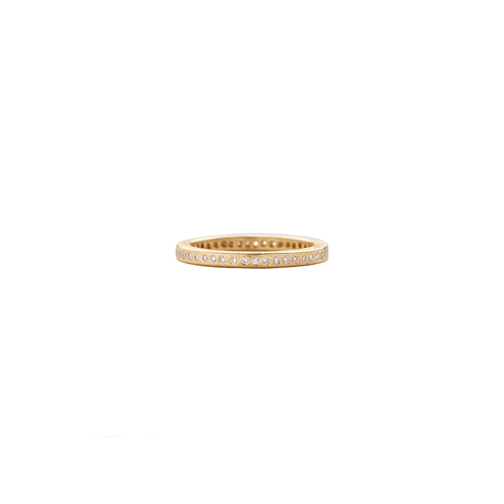 18 Karat Yellow Gold Flush Diamond Band